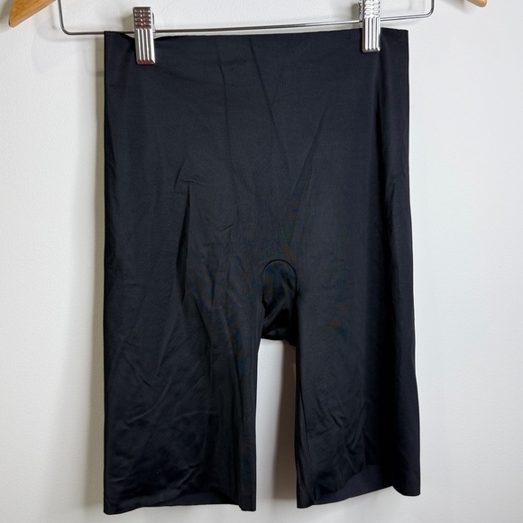 Wacoal Black Shapewear High Waist Shorts (L) - Picture 1 of 6